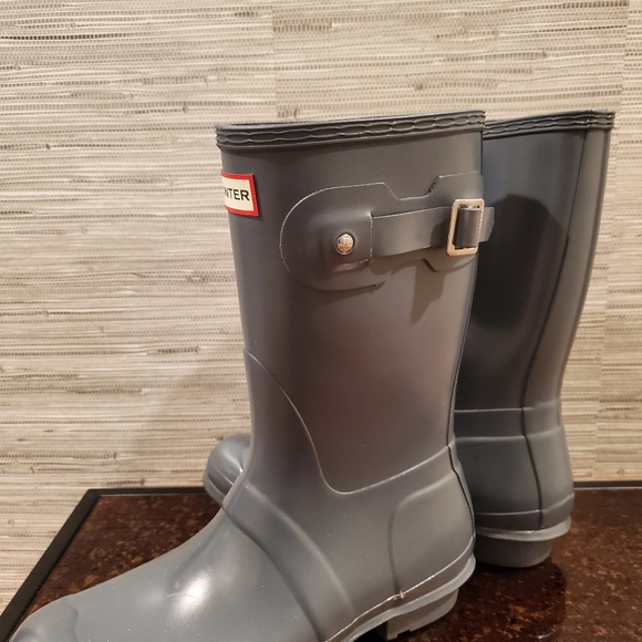 HUNTER Original Grey Short Gloss Boots - Picture 12 of 12